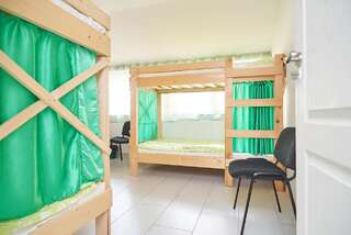 Хостелы Zen House Тимишоара Кровать в общем номере для мужчин с 4 кроватями-3