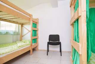 Хостелы Zen House Тимишоара Кровать в общем номере для мужчин с 4 кроватями-1